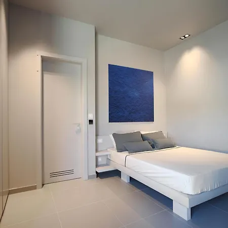 Skyview Sea View Garage Parking & Near Airport *